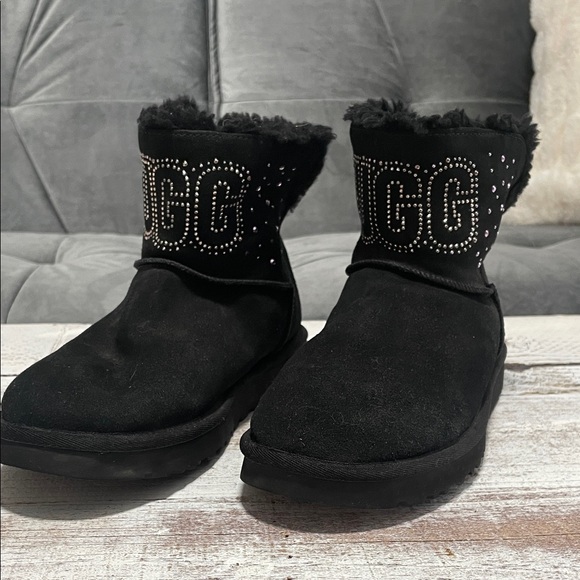 UGG Women’s Classic Gem Mini Black Boots with Studded Detail Size 9 - Picture 2 of 5